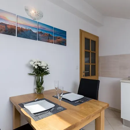 Celenca Πανσιόν