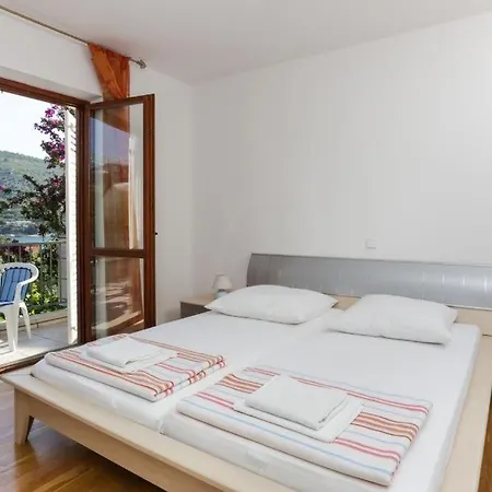 Casa de hóspedes Celenca 3*