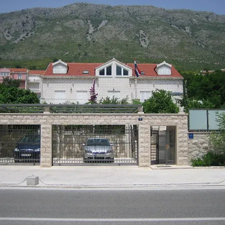 Celenca Πανσιόν Mokošica