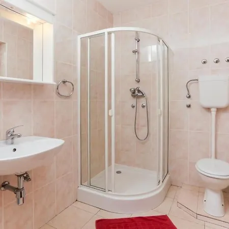 Celenca Πανσιόν