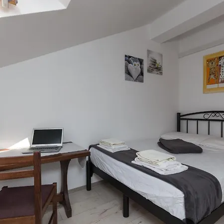 Celenca Πανσιόν