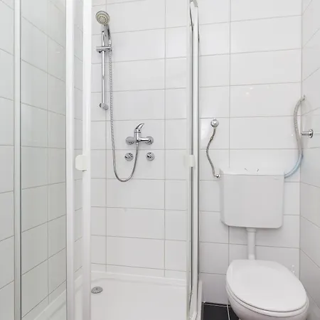 Πανσιόν Celenca 3*