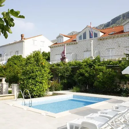 Celenca Πανσιόν 3*